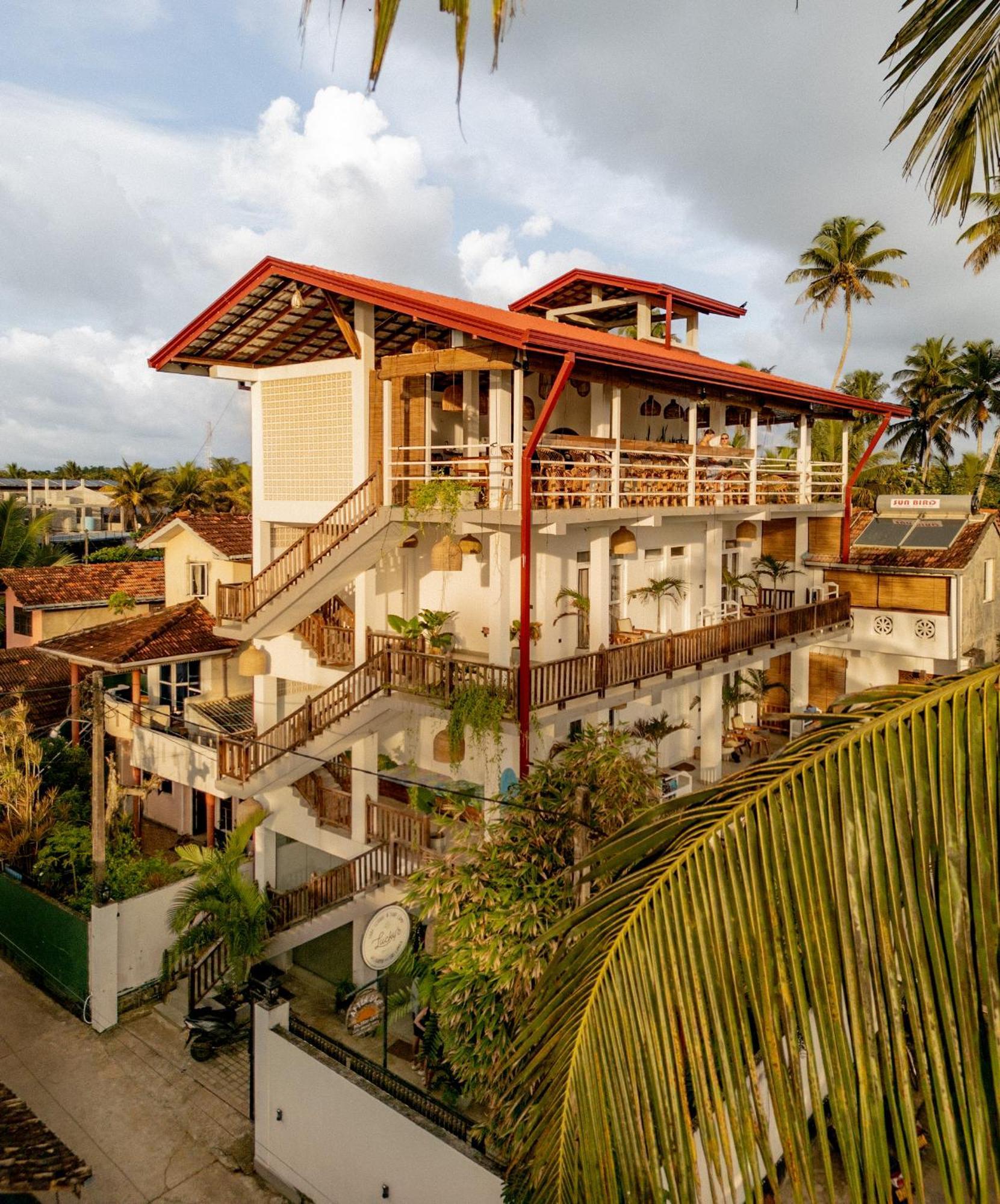Lucky'S Surf Camp Bed and Breakfast Weligama Εξωτερικό φωτογραφία