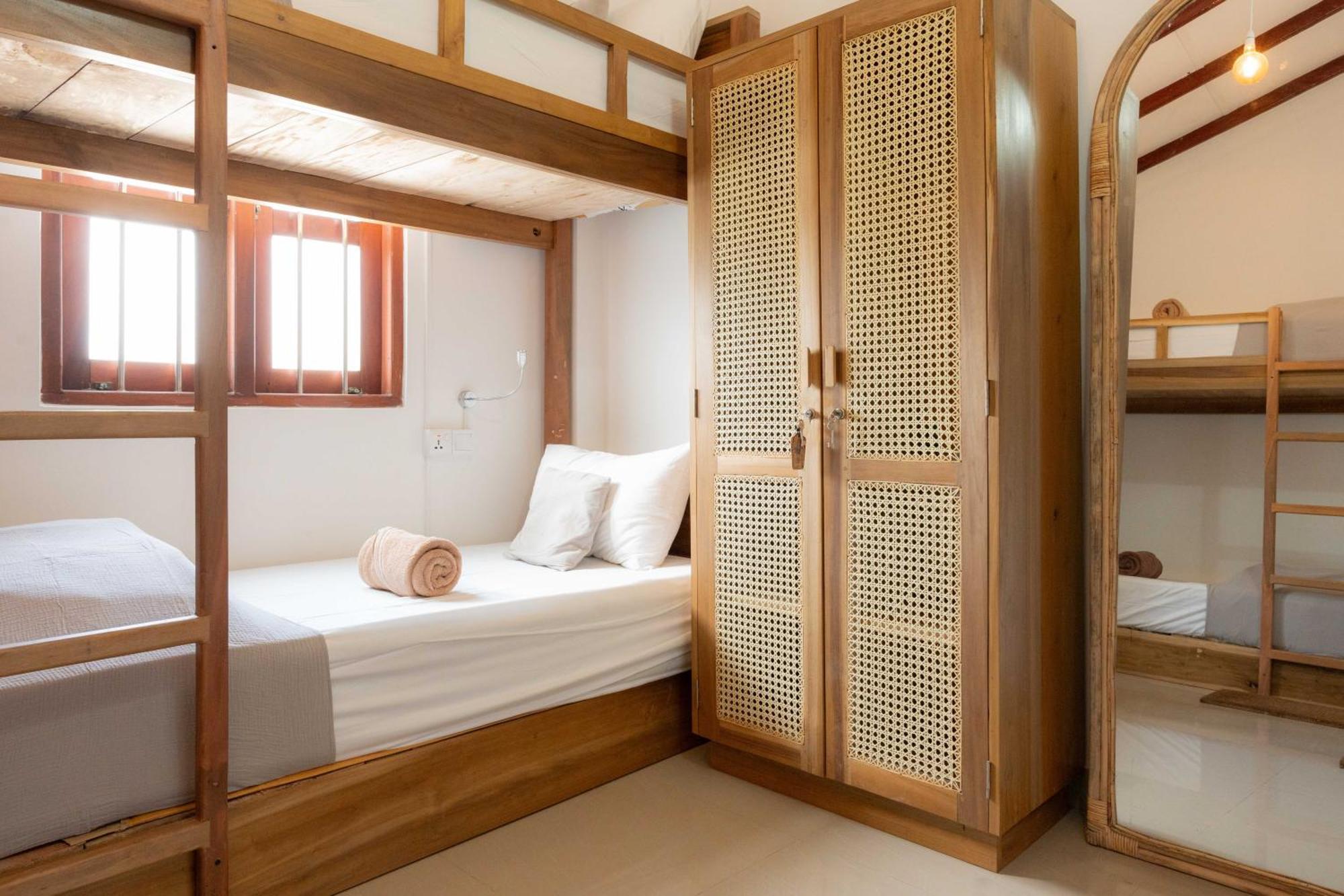 Lucky'S Surf Camp Bed and Breakfast Weligama Εξωτερικό φωτογραφία