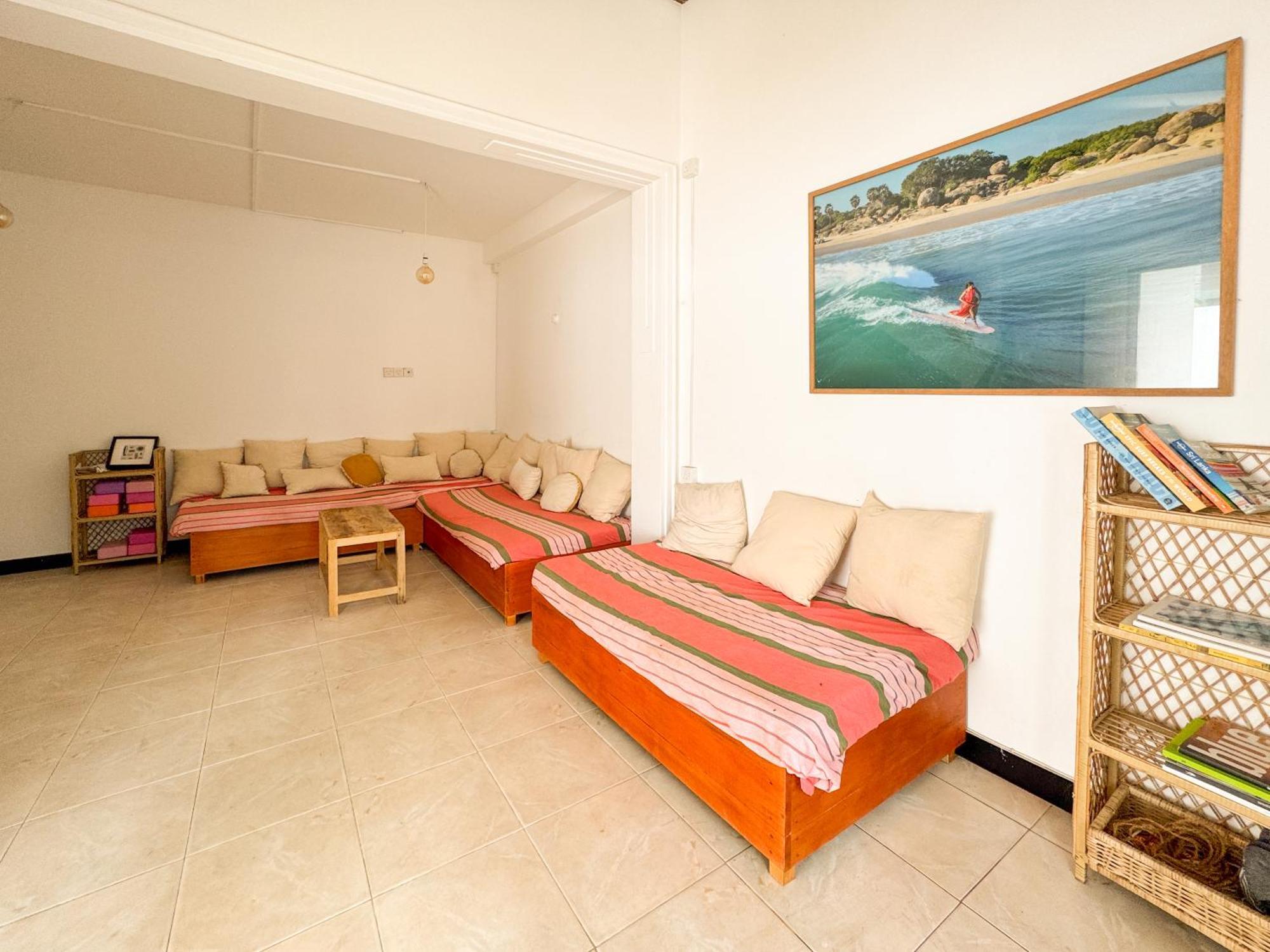 Lucky'S Surf Camp Bed and Breakfast Weligama Εξωτερικό φωτογραφία
